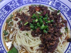 -渝之汇牛肉豌杂面