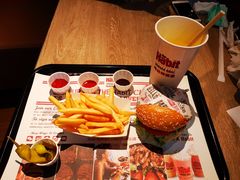 自助饮料-The Habit Burger Grill 哈比特汉堡(复兴soho店)