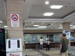 -上海大学附属上海和平眼科医院