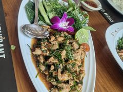 -Chom Cafe and Restaurant