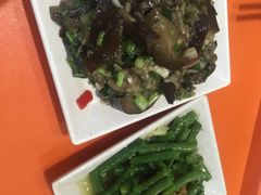 韭香茄子和凉拌豆角-东方削面(市政府店)
