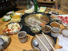 -顶顶汤火牛排火锅·经典铜锅涮肉