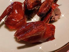 脆皮乳鸽-新荣记(南京西路店)