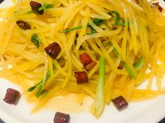 酸辣土豆丝-晚归月亮湾私家菜(临邑路店)