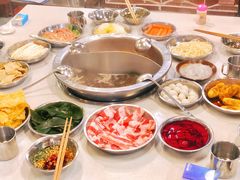 卜卜贝鸳鸯锅-憨铁匠老火锅(龙岗万科里店)