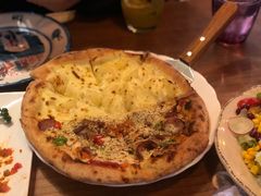 狂野披萨拼榴莲披萨-盘炉forenza·云贵川融合小食堂 ( 钟楼中柳巷店)