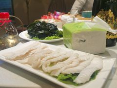-墨居上隐·院子里火锅(峨眉店)