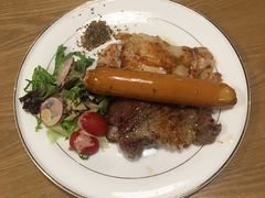 特色三式扒-樱花里音乐餐吧·牛扒椰子鸡(东圃店)