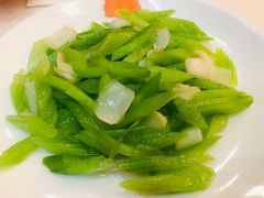 西芹百合-九花山烤鸭店