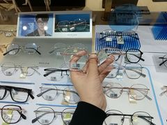 -罗伯特眼镜·蔡司官方授权(罗湖国贸店)