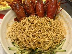 -肥肥虾庄·金牌油焖大虾(汉街SKP店)