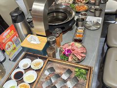 -围炉肉舍•炭烤活鳗•丹东海鲜烤肉(步行街店)