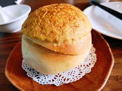 酥皮菠萝油-十二悦厨·茶餐厅(比斯特上海购物村店)