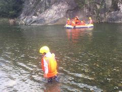 -宝天曼峡谷漂流