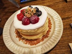 杂莓酸奶油松饼-無早咖啡