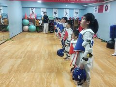 -嗨动跆拳道体能馆(菜百店)