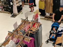 -优衣库(上海金桥国际商业广场店)