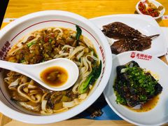 -呷佬·长沙手工米粉(金沙江路店)