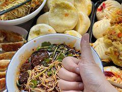 -李与白包子铺(桐梓林店)