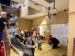 -奈尔宝家庭中心·亲子餐厅(前滩店)