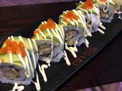 牛油果软壳蟹卷-羽山料理
