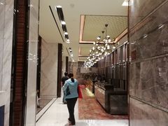 -永恒朗悦酒店(广西大学地铁站大学东路万达广场店)