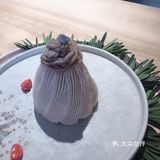 很简约的一家店,坐下来很舒服,每道甜品都像艺术品一样
