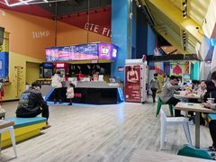 -爱蹦iBOON蹦床运动馆(江汉店)