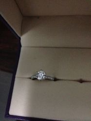 -威德钻石-克拉钻大本营(南京东路店)