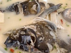浓汤鱼头-浔味·山屿湖·正宗淳牌全鱼宴老字号