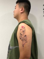 -龙之吻专业刺青·手工耳洞·纹身去色