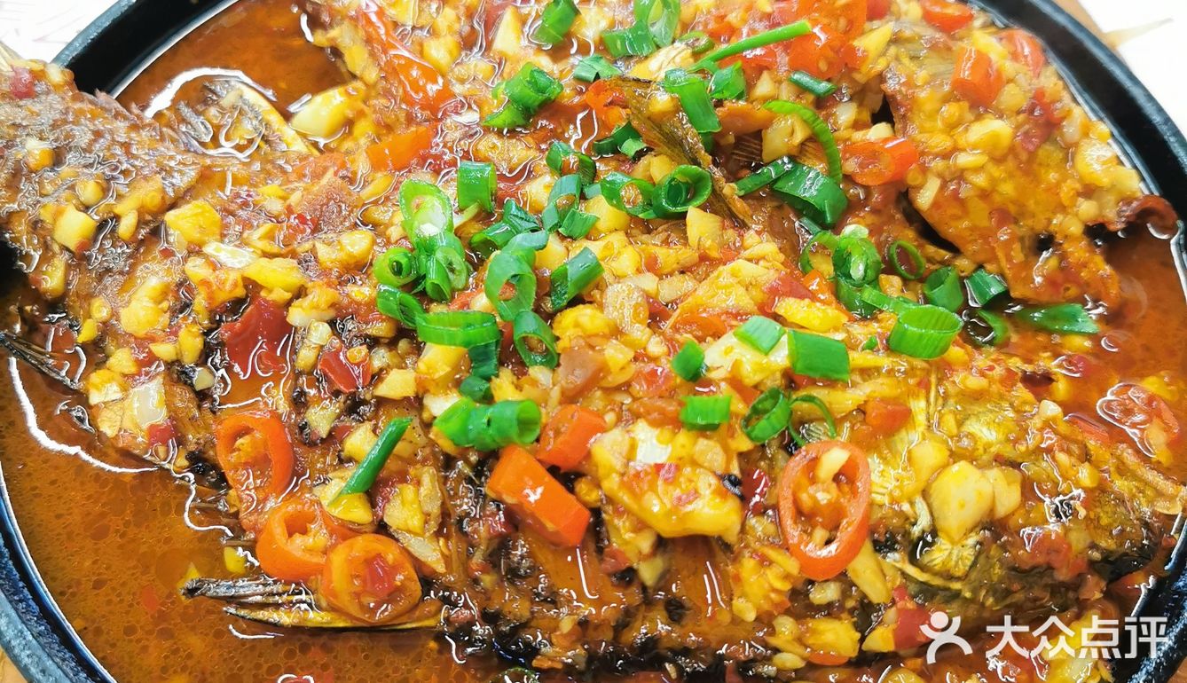 位置是在伍家岭北君悦香邸的外街，里面外面都有座椅