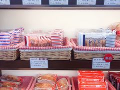 -红宝石·鲜奶小方·海派西点房(丰庄店)