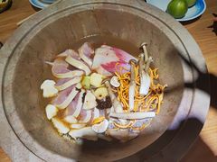 -渔珺石锅鱼·云南菜(天泽街店)