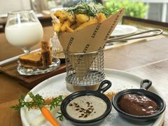 -Mark&Mars Restaurant