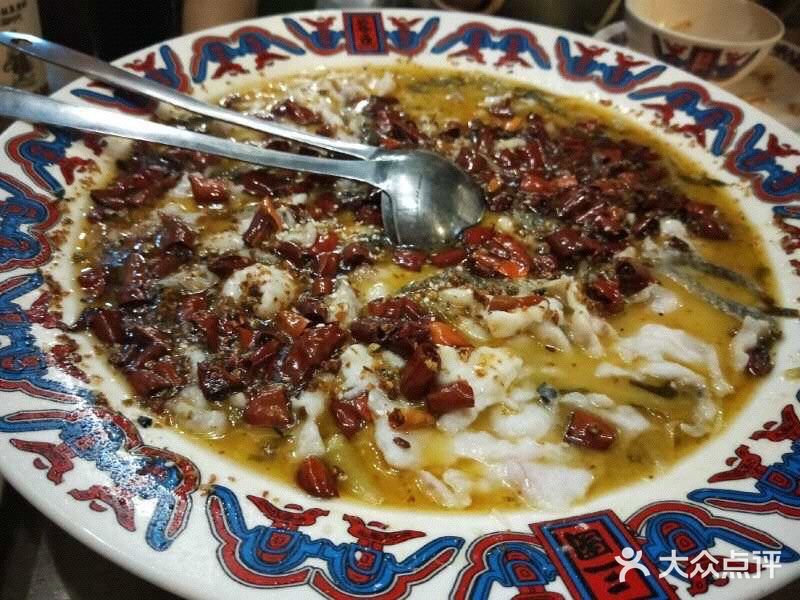 之前跟同事一起去打卡的 我太爱吃又油又辣的食物了