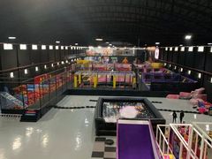 -嘿哟动霸CHUA·新潮玩运动娱乐中心·蹦床滑冰团建乐园
