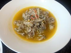 酸汤牛蛙-鱼鲜饭香·招牌汽锅剁椒鱼头王