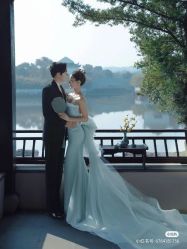 -喜爱高定婚纱摄影