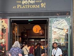 -九又四分之三站台哈利波特商店