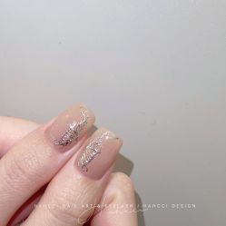 -花岐款式专研健康美甲沙龙