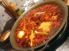 红锅-四小区火锅·巷子里的重庆火锅(花照壁店)