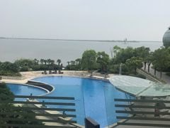 -上海滴水湖皇冠假日酒店