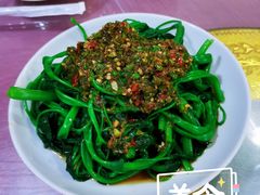 剁椒藤菜-洪霞餐馆