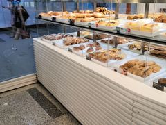面包甜点陈列柜-BreadTalk面包新语(长寿路地铁站店)