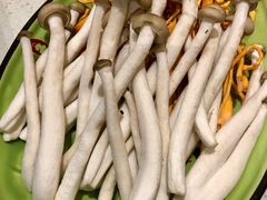 虫草菌蟹味菇双拼-一叶一世界·素食餐厅(锦华万达店)