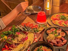 -鹿萤季·营地小馆(皇后公园店)