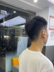 -首脑美发沙龙