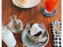 -ROAST coffee & eatery