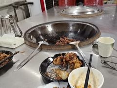 -粘豆包柴火铁锅炖